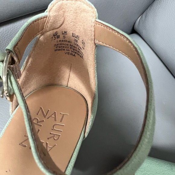 Naturalizer Women Vera Ankle Strap Block Heel Dress Sandal size 7.5 - Picture 3 of 4